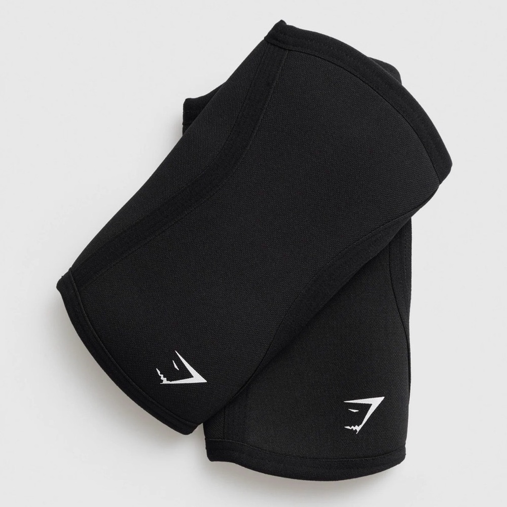 Gymshark Black Knee Sleeves